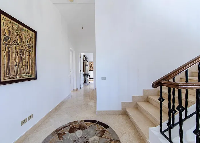 Stunning With Private Heatable Pool Villa *