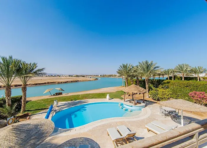 Stunning With Private Heatable Pool