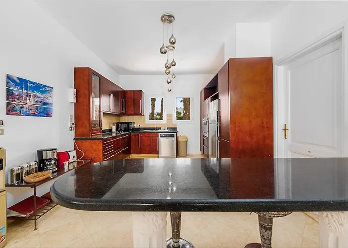 Stunning With Private Heatable Pool Villa Hurghada