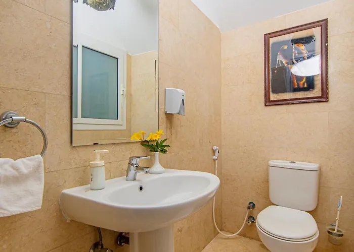 Stunning With Private Heatable Pool Villa