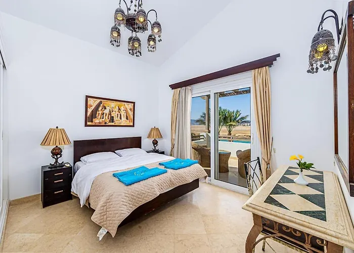 Stunning With Private Heatable Pool Villa