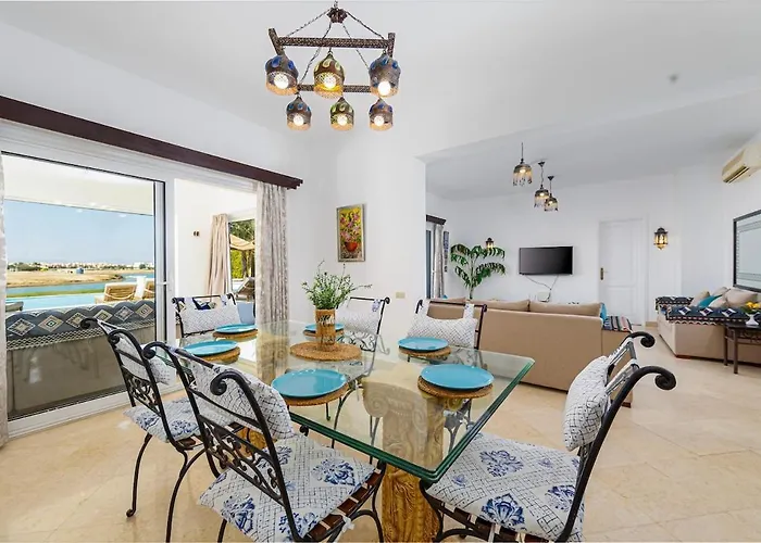 Stunning With Private Heatable Pool Villa Hurghada